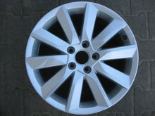 Laden Sie das Bild in den Galerie-Viewer, 1x Alufelge 17 Zoll 7.5" 5x112 47ET Glanz Silber 3AA071497 VW Passat Rim Wheel FEL4189853938fy