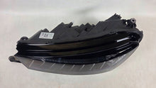 Laden Sie das Bild in den Galerie-Viewer, Frontscheinwerfer Skoda Fabia IV 6VB941015B Links Scheinwerfer Headlight SCH9049561893bx