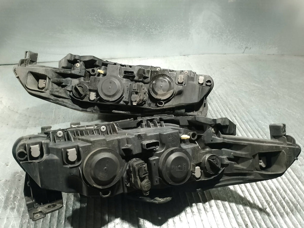 Frontscheinwerfer Renault Laguna II 8200481196 8200481197 Rechts oder Links SCH7058904918zt