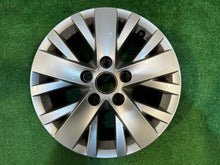 Load image into Gallery viewer, 1x Alufelge 16 Zoll 6.5&quot; 5x120 51ET 7E0601025F VW Multivan Transporter Rim Wheel