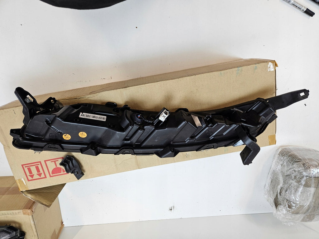 Frontscheinwerfer Mitsubishi Eclipse Cross EDM922-06010 Rechts oder Links