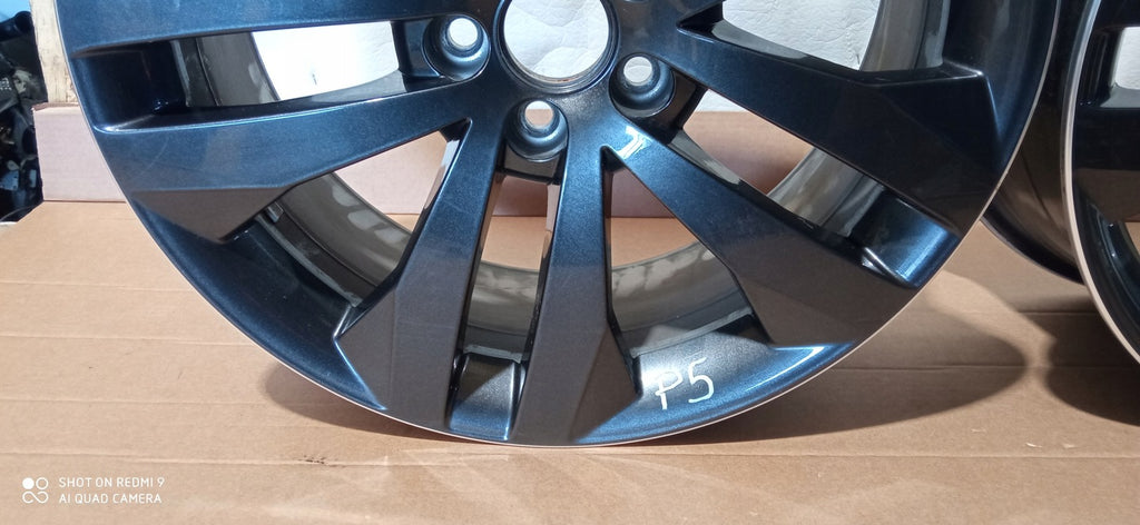 1x Alufelge 17 Zoll 7.0" 5x100 41ET Glanz Schwarz 5J0601025P Skoda Fabia Ii