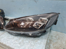 Laden Sie das Bild in den Galerie-Viewer, Frontscheinwerfer Ford Kuga LV4B-13E015-FC LV4B-13E014-FB Rechts oder Links SCH3469123745eg
