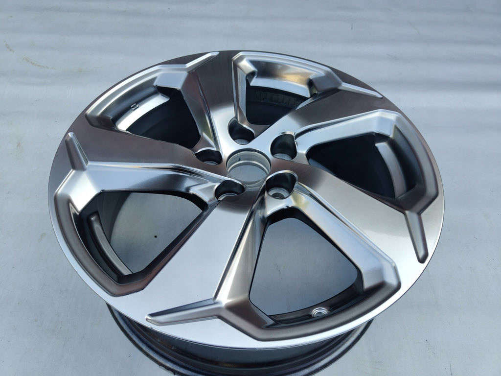 1x Alufelge 18 Zoll 7.0" 5x114.3 35ET Glanz Silber Toyota Rav 4 Rim Wheel FEL4447104056gr