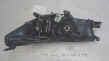 Laden Sie das Bild in den Galerie-Viewer, Frontscheinwerfer Toyota Hilux VIII LED Rechts Scheinwerfer Headlight SCH9367808024ht