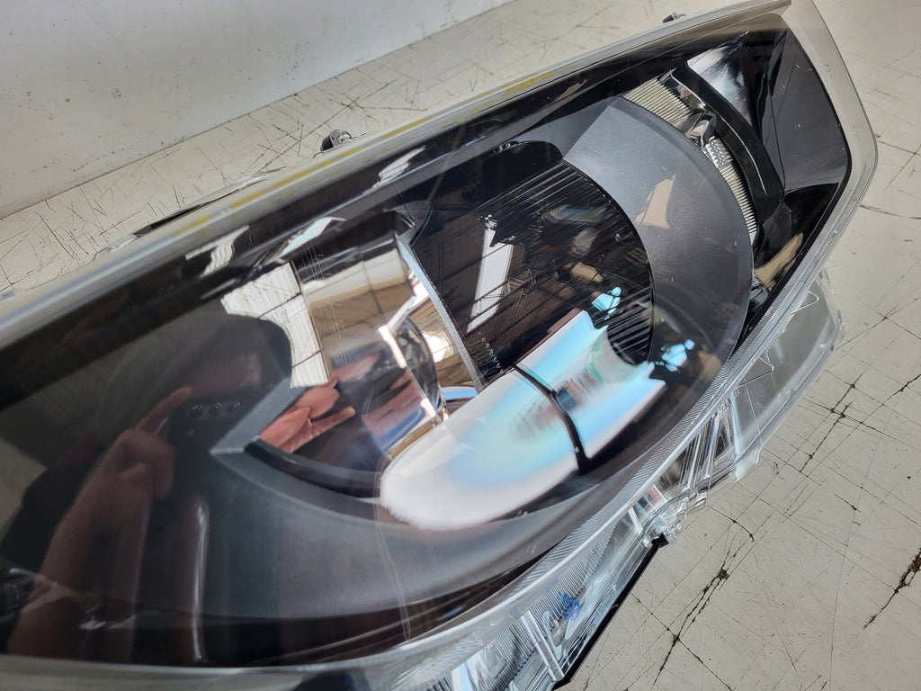 Frontscheinwerfer Toyota Yaris 81130-K0060 Rechts Scheinwerfer Headlight SCH4948211008zk