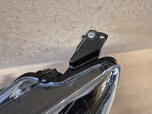 Laden Sie das Bild in den Galerie-Viewer, Frontscheinwerfer Mazda 2 Dj LED Links Scheinwerfer Headlight
