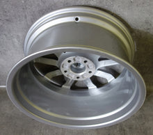 Laden Sie das Bild in den Galerie-Viewer, 4x Alufelge 18 Zoll 8.0&quot; 5x112 40ET Glanz Silber 8W0601025 Audi A4 Rim Wheel