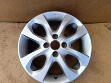 Laden Sie das Bild in den Galerie-Viewer, 1x Alufelge 15 Zoll 5.5&quot; 4x100 50ET Nissan Micra K12 Rim Wheel