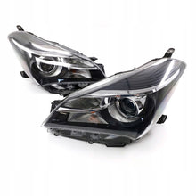 Laden Sie das Bild in den Galerie-Viewer, Frontscheinwerfer Toyota Yaris 81170-0DA30 81130-0DA30 Rechts oder Links