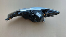 Laden Sie das Bild in den Galerie-Viewer, Frontscheinwerfer Toyota Auris 81130-02J61 LED Rechts Scheinwerfer Headlight SCH1210396123om