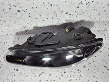Laden Sie das Bild in den Galerie-Viewer, Frontscheinwerfer VW Scirocco 89319959 Ein Satz Scheinwerfer Headlight