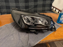 Load image into Gallery viewer, Frontscheinwerfer Peugeot 2008 208 II 9833036180 90200108 Rechts Headlight