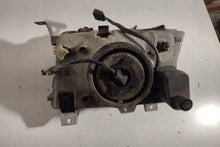 Laden Sie das Bild in den Galerie-Viewer, Frontscheinwerfer Saab 9000 133866-00 Rechts Scheinwerfer Headlight