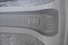 Load image into Gallery viewer, 1x Alufelge 17 Zoll 6.5" 5x105 44ET Glanz Silber 95429922 42622153 Opel Ampera FEL9678863804ns
