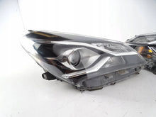 Load image into Gallery viewer, Frontscheinwerfer Toyota Yaris PJT4411 Rechts Scheinwerfer Headlight