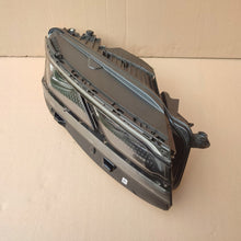 Laden Sie das Bild in den Galerie-Viewer, Frontscheinwerfer VW Touareg 761941082A LED Rechts Scheinwerfer Headlight