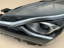 Load image into Gallery viewer, Frontscheinwerfer Toyota Yaris Links Scheinwerfer Headlight