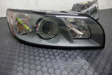 Laden Sie das Bild in den Galerie-Viewer, Frontscheinwerfer Volvo V50 30698886 Ein Satz Scheinwerfer Headlight SCH6117984459el