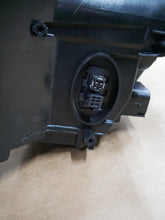 Laden Sie das Bild in den Galerie-Viewer, Frontscheinwerfer BMW E91 E90 7202584 Xenon Rechts Scheinwerfer Headlight SCH4459332208kt