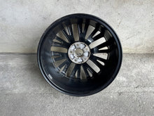 Laden Sie das Bild in den Galerie-Viewer, 1x Alufelge 17 Zoll 6.5" 5x112 52ET Glanz Graphit 5TA601025G VW Touran Rim Wheel FEL8383720242eq