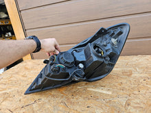 Laden Sie das Bild in den Galerie-Viewer, Frontscheinwerfer Kia Ceed 92101-1 Rechts Scheinwerfer Headlight