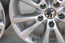 Laden Sie das Bild in den Galerie-Viewer, 1x Alufelge 18 Zoll 8.0&quot; 5x130 7P6601025C VW Touareg Rim Wheel