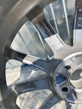 Laden Sie das Bild in den Galerie-Viewer, 1x Alufelge 17 Zoll 6.5&quot; 5x112 Glanz KBA53238 Skoda Kamiq Rim Wheel