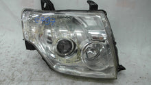 Laden Sie das Bild in den Galerie-Viewer, Frontscheinwerfer Mitsubishi Pajero IV Xenon Rechts Scheinwerfer Headlight
