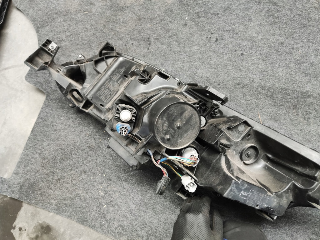 Frontscheinwerfer Mitsubishi Eclipse Cross I 8301D072 LED Rechts Headlight SCH1241525032st