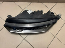 Load image into Gallery viewer, Frontscheinwerfer Skoda Octavia IV 5E4941015A LED Ein Stück (Rechts oder Links) SCH8790969716vp