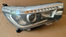 Laden Sie das Bild in den Galerie-Viewer, Frontscheinwerfer Toyota Hilux VIII 81140-0K730 Rechts Scheinwerfer Headlight SCH3284210770br