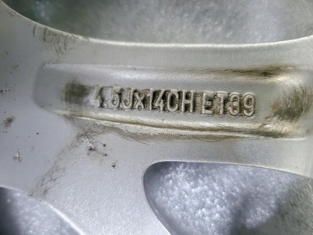 1x Alufelge 14 Zoll 4.5" 4x100 39ET Glanz Silber TD320-80268 Toyota Aygo FEL6591834265yf