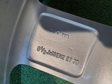 Laden Sie das Bild in den Galerie-Viewer, 1x Alufelge 18 Zoll 8.5" 5x112 30ET A2304011002 Mercedes-Benz Amg Rim Wheel FEL3820391183ro