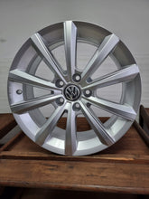 Load image into Gallery viewer, 1x Alufelge 17 Zoll 6.5&quot; 5x112 38ET Glanz Graphit 5NA071497A VW Tiguan Rim Wheel