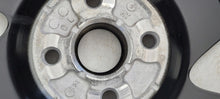Laden Sie das Bild in den Galerie-Viewer, 1x Alufelge 17 Zoll 5.0&quot; 4x100 40ET PW457-0H015 Toyota Aygo Rim Wheel