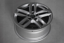 Laden Sie das Bild in den Galerie-Viewer, 4x Alufelge 17 Zoll 7.5" 5x112 38ET Glanz Silber 8W0601025E Audi A4 B9 Rim Wheel FEL5874051537im