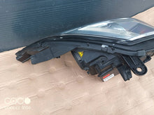 Laden Sie das Bild in den Galerie-Viewer, Frontscheinwerfer Citroën C6 0301221281 9660983380 Xenon Links Headlight