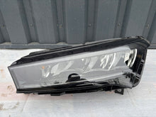 Laden Sie das Bild in den Galerie-Viewer, Frontscheinwerfer Skoda Enyaq 5LB941015F LED Links Scheinwerfer Headlight