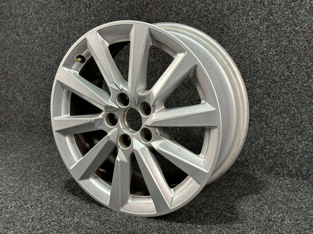 1x Alufelge 16 Zoll 6.5" 5x100 40ET Glanz Silber 82A601025C Audi A1 Rim Wheel FEL6981946466ca