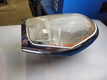 Laden Sie das Bild in den Galerie-Viewer, Frontscheinwerfer Mercedes-Benz W108 W109 Vorderseite Scheinwerfer Headlight