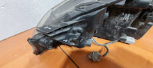 Load image into Gallery viewer, Frontscheinwerfer Toyota Yaris MIA11581 Rechts Scheinwerfer Headlight