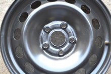 Laden Sie das Bild in den Galerie-Viewer, 1x Alufelge 16 Zoll 6.5&quot; 5x112 43ET Glanz Schwarz 8V0601027 Audi Rim Wheel