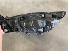 Laden Sie das Bild in den Galerie-Viewer, Frontscheinwerfer Mazda 6 Gj Ein Stück (Rechts oder Links) Headlight