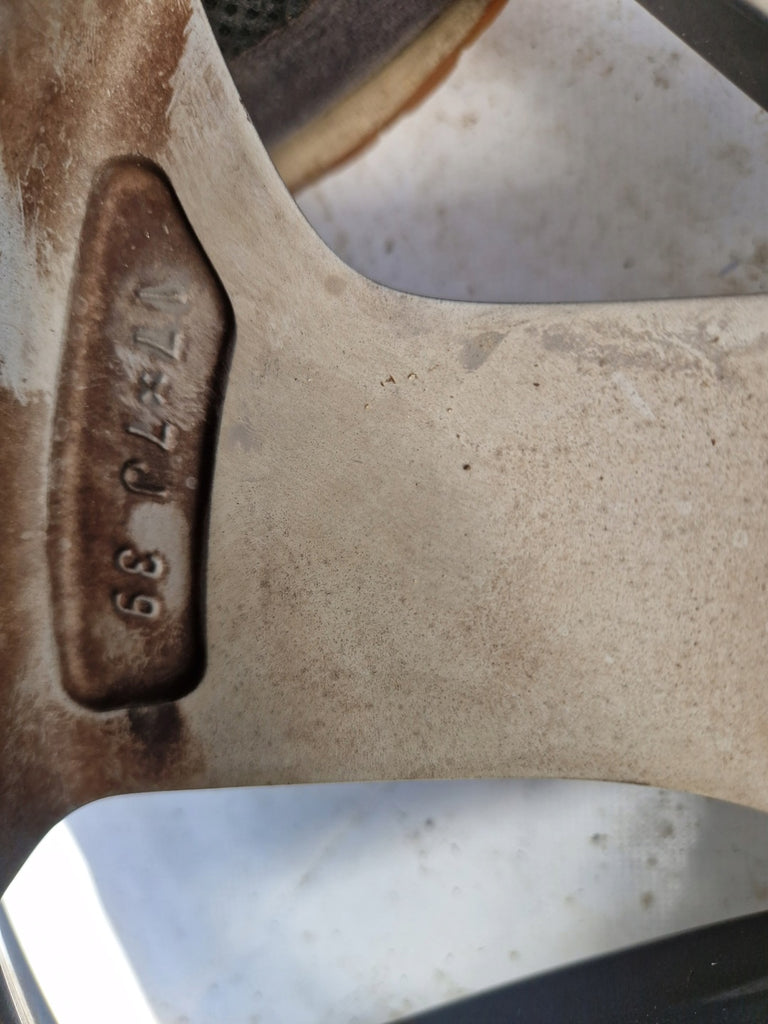 1x Alufelge 17 Zoll 7.0" 4x114.3 39ET Glanz Silber Toyota Avensis Rim Wheel