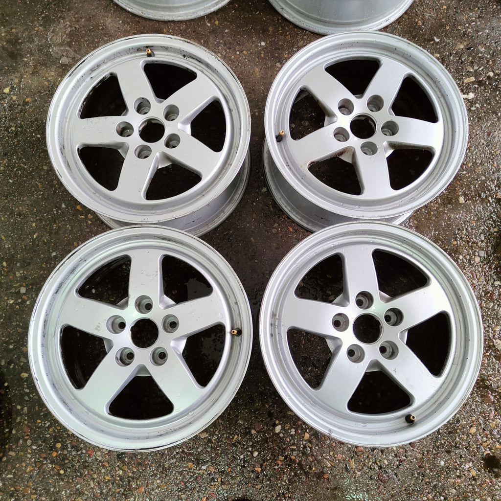 4x Alufelge 16 Zoll 7.0" 5x112 35ET Glanz Silber 8W0601025 Audi A4 B8 Rim Wheel