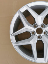 Load image into Gallery viewer, 1x Alufelge 17 Zoll 7.0&quot; 5x100 51ET Glanz Silber 6F0601025C Seat Ibiza V