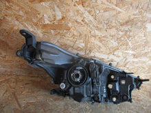Laden Sie das Bild in den Galerie-Viewer, Frontscheinwerfer Toyota Yaris EUK0-6 Links Scheinwerfer Headlight SCH3071934585wp