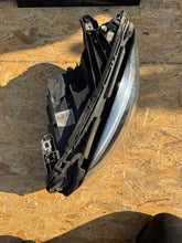 Laden Sie das Bild in den Galerie-Viewer, Frontscheinwerfer Mercedes-Benz W246 A2469062601 Links Scheinwerfer Headlight SCH8105561069yu