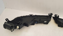 Laden Sie das Bild in den Galerie-Viewer, Frontscheinwerfer BMW 7 9879936 9879935 LED Ein Satz Scheinwerfer Headlight SCH7188244496cz